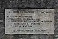 Plaque commémorative en souvenir d'Émile Chanoux, sur le mur du cimetière de Villeneuve