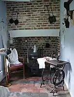 Machine à coudre Howe dans un atelier de couture et de dentelles dans un intérieur typiquement flamand (musée de Plein air à Villeneuve-d'Ascq (France)).