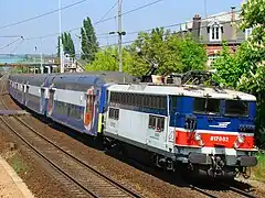 La BB 17002 en tête d'unerame de VB 2N.