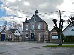 Mairie-école.