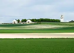 Le « mémorial australien de Villers-Bretonneux » sur le territoire de la commune de Fouilloy.