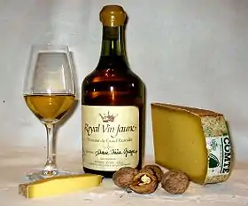Clavelin de vin jaune et Château-chalon (AOC) (verrerie de La Vieille-Loye)