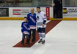 Photographie couleur d'un joueur de hockey sur glace