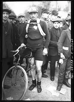 Vincenzo Borgarello lors de Paris-Roubaix en 1913