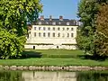 Le manoir « maison Saint-Pierre », propriété de l'Institut, au parc de Chantilly, près du point de vue.