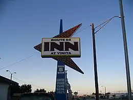 Préenseigne du motel Vinita Inn, sur la route 66, à Vinita, en Oklahoma.