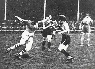 Violette Morris avec l'Olympique, au début des années 1920.