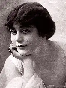 Description de l'image Virginiapearson1916.jpg.