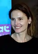 Virginie Ledoyen(Madame Harper)