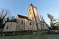 Vue de la façade principale de l'église.