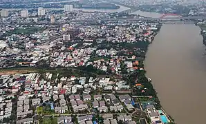 Saïgon vu depuis un avion en atterrissage
