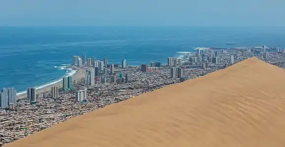 Iquique et la dune « du Dragon ».