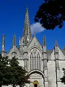 Le massif occidental de Notre-Dame de Vitré.