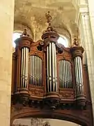 Orgue sud dans le Chœur.