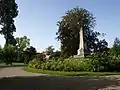 Jardin et le monument à l'Armée, la Revue de Vitry de 1891 par Sadi-Carnot.