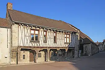 Maison aux piliers.