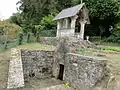 L'Oratoire et la fontaine Sainte-Clotilde.