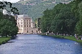 Château Lesdiguières et son parc.