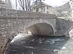 Pont moderne, en aval (1er état de 1894, élargi par la suite).