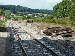 Renouvellement voie et ballast en gare de Gilley en 2010.