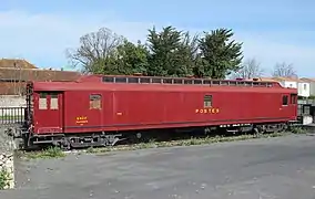 La voiture postale PAz Ocem à La Tremblade.