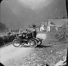 Voiture automobile, Luchon, 1904.