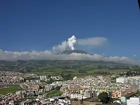 Vallée d'Atriz avec le volcan Galeras au fond.