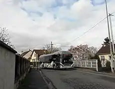 Volvo 7900 hybride de Transdev Conflans sur la ligne 4.