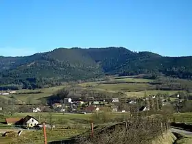 Hameau de Robache au pied de l'Ormont versant Saint-Dié