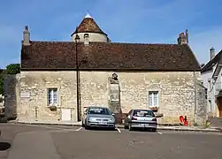 Vendangeoir de Vosne-Romanée, des moines bénédictins de l'Abbaye Saint-Vivant de Vergy