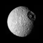 Le satellite Mimas avec le cratère Herschel.