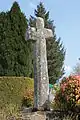 Croix de granit à l'entrée Ouest du bourg.