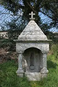 Fontaine à dévotion de La Vraie-Croix (XVIIe siècle).