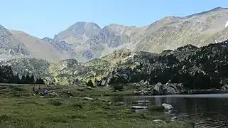 Vue sur le Carlit depuis la randonnée des 12 lacs.