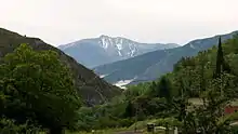 La vue du pic du Canigou depuis le coeur du village