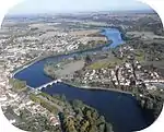 Vue partielle  d'avion de Cazères sur Garonne rive gauche et de Couladère rive droite