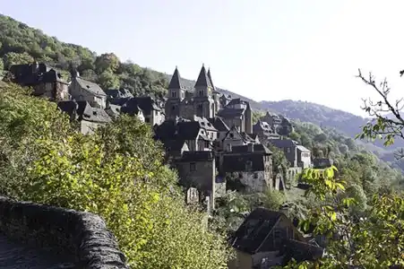 Vue du village de Conques