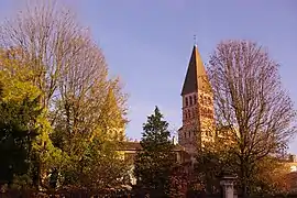 Vue de l'abbaye Saint-Philibert en novembre.