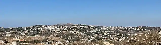 Vue de Tibnine de village de Beit Yahoun.