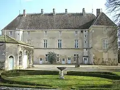 Le corps de logis du château de Germolles.