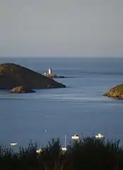 Le phare vue depuis la côte