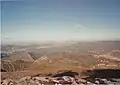 Forêt nord de la Sainte-Baume vue depuis le Saint-Pilon. Vue sur la Sainte-Victoire, les monts Auréliens et Nans-les-Pins à droite.