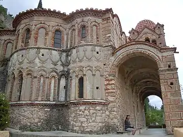 Vue de l'abside et du narthex.