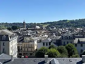 Photographie en couleurs, vue générale de Bagnères-de-Bigorre.