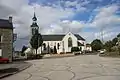 Vue générale et église Saint-Pierre.