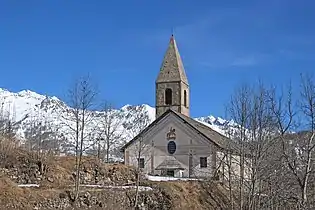 L’église Saint-Dalmas en hiver (depuis la piste du col d’Anelle).