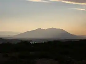 Vue de la montagne à l'aube.