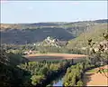 Vue sur le château de Montbrun au Saut de la Mounine .