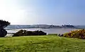 Vue vers les plages et le port de Roscoff depuis l'îlot Sainte-Anne.