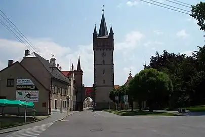 La Porte de Prague, vue de la place.